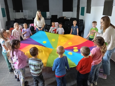 Dzieci z oddziału przedszkolnego odwiedziły Gminny Dom Kultury w Skrwilnie