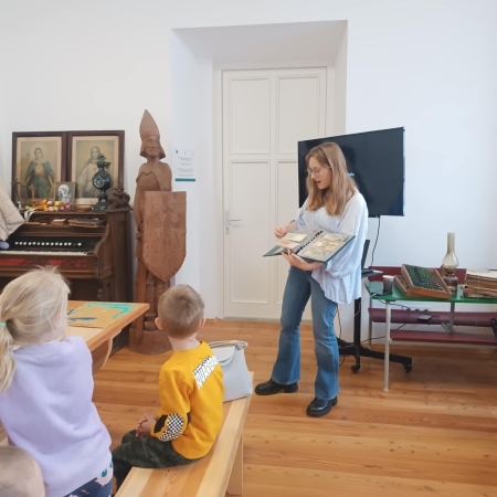 Wizyta przedszkolaków w Regionalnej Izbie Historycznej w Okalewie