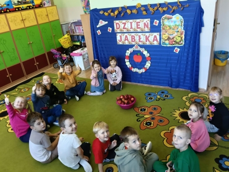 Dzień Jabłka w oddziale przedszkolnym